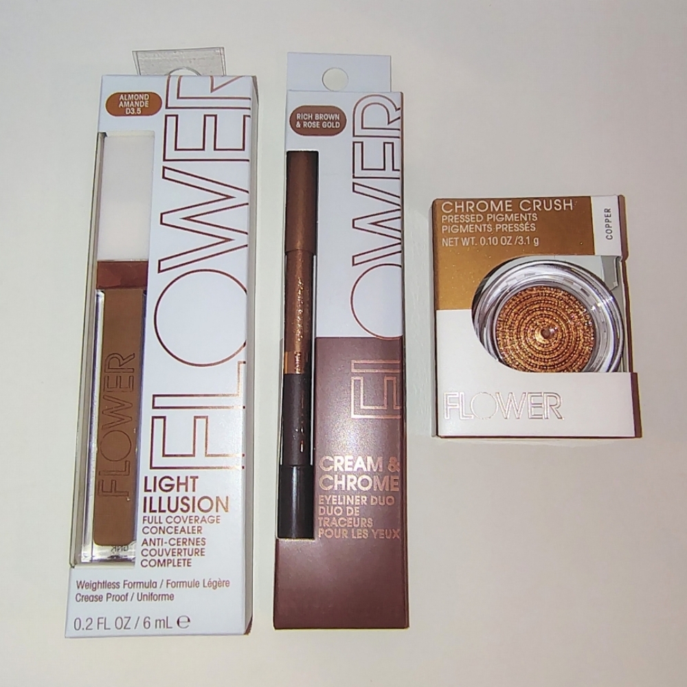NWT  FLOWER MAKEUP TRIO